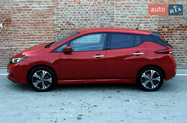 Хетчбек Nissan Leaf 2020 в 