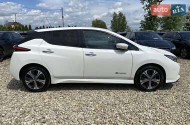 Хэтчбек Nissan Leaf 2020 в 