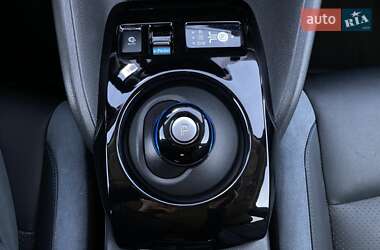 Хэтчбек Nissan Leaf 2020 в 