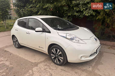 Хетчбек Nissan Leaf 2015 в Миколаєві