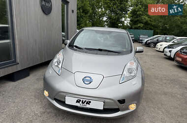 Хэтчбек Nissan Leaf 2015 в 
