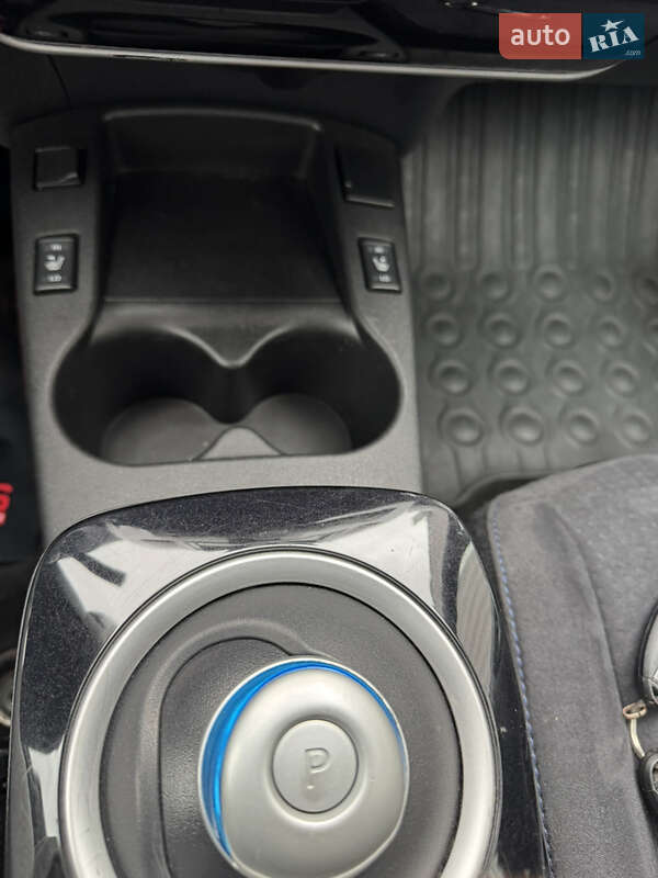 Хетчбек Nissan Leaf 2015 в Тернополі