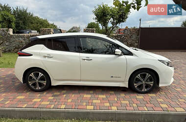 Хэтчбек Nissan Leaf 2018 в 