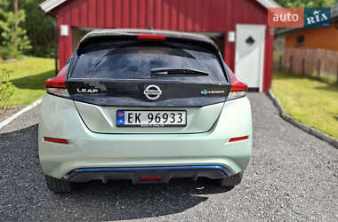 Хэтчбек Nissan Leaf 2018 в 