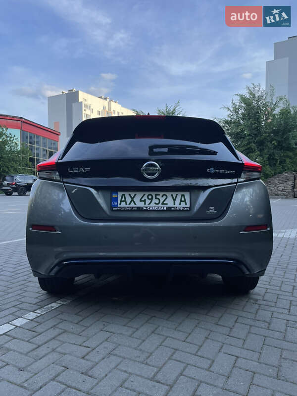 Хетчбек Nissan Leaf 2022 в Харкові