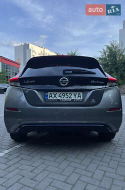 Хетчбек Nissan Leaf 2022 в 