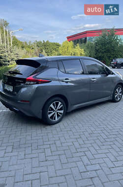 Хетчбек Nissan Leaf 2022 в 
