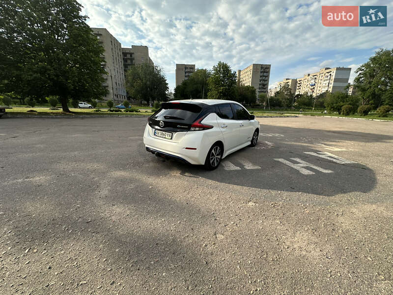Хэтчбек Nissan Leaf 2018 в Лозовой
