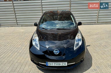 Хэтчбек Nissan Leaf 2014 в 