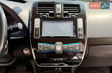 Хэтчбек Nissan Leaf 2014 в 