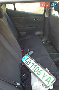 Хэтчбек Nissan Leaf 2014 в 