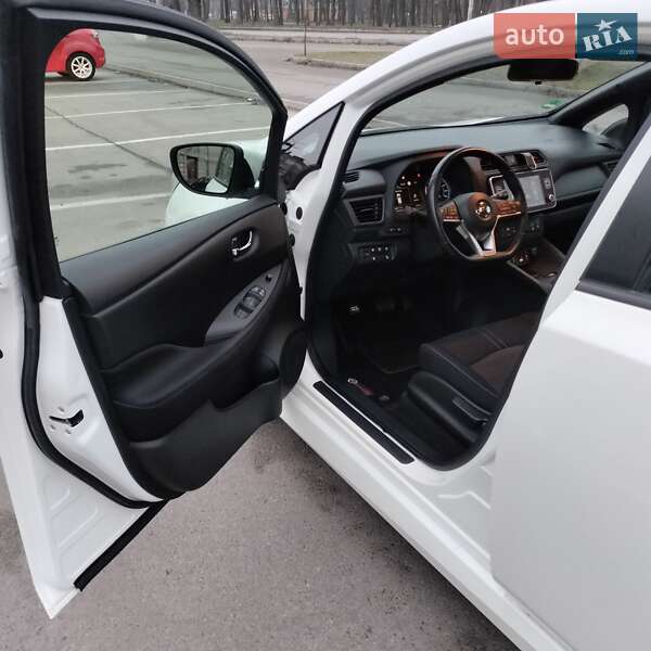 Хэтчбек Nissan Leaf 2021 в Днепре