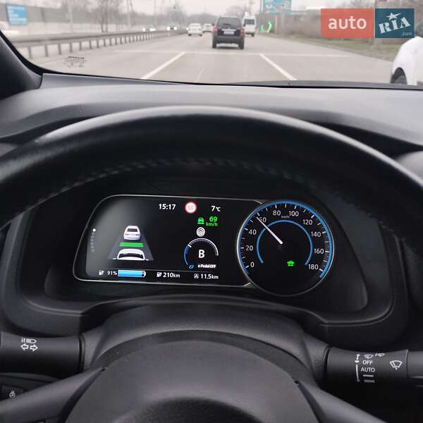 Хэтчбек Nissan Leaf 2021 в Днепре