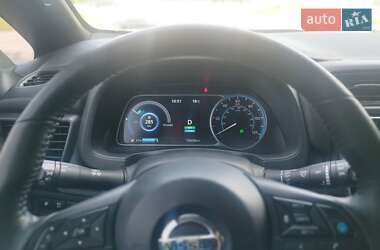 Хэтчбек Nissan Leaf 2022 в 