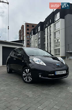 Хэтчбек Nissan Leaf 2014 в Староконстантинове
