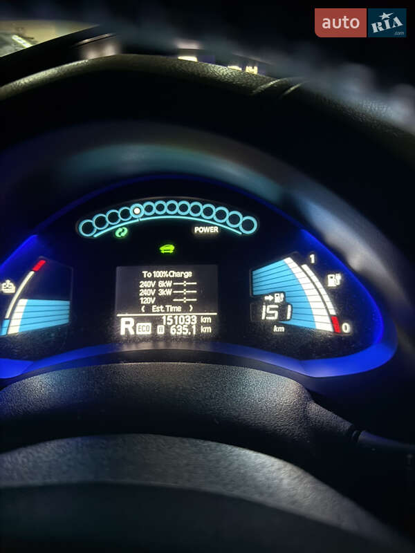 Хэтчбек Nissan Leaf 2015 в Киеве