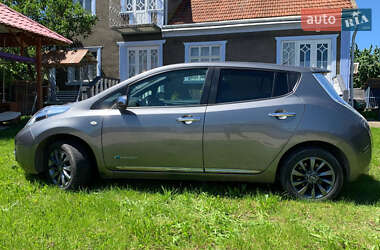 Хетчбек Nissan Leaf 2014 в 