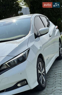Хэтчбек Nissan Leaf 2018 в 