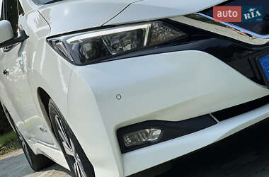 Хэтчбек Nissan Leaf 2018 в 