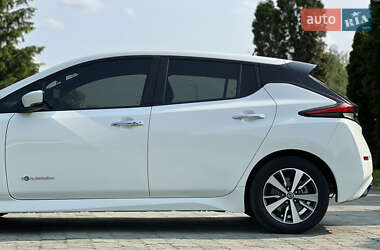 Хэтчбек Nissan Leaf 2018 в 