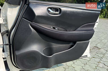 Хэтчбек Nissan Leaf 2018 в 