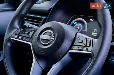 Хэтчбек Nissan Leaf 2022 в 