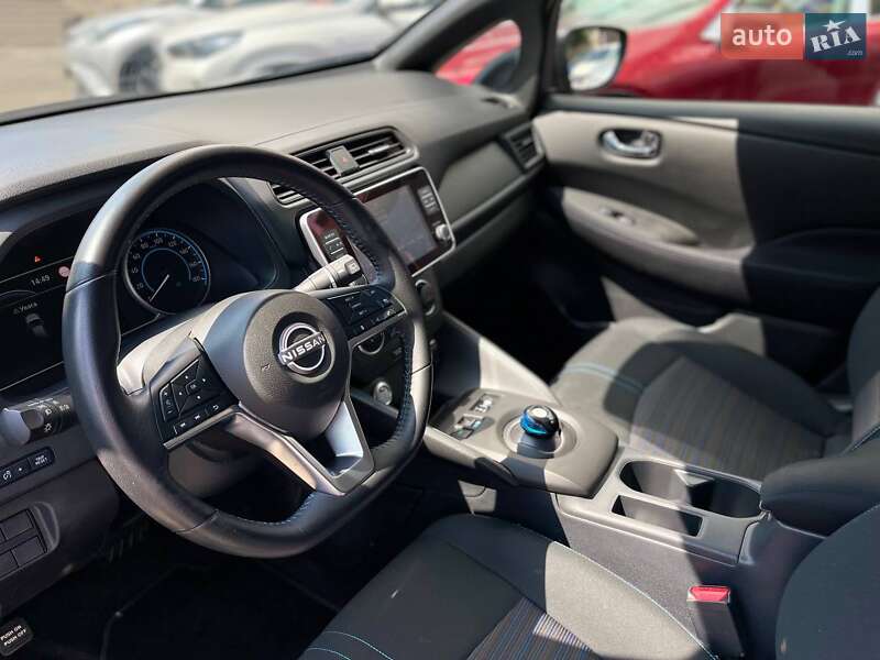 Хэтчбек Nissan Leaf 2022 в Киеве