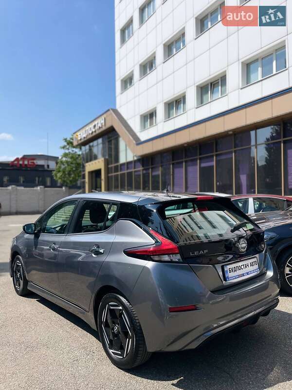 Хэтчбек Nissan Leaf 2022 в Киеве