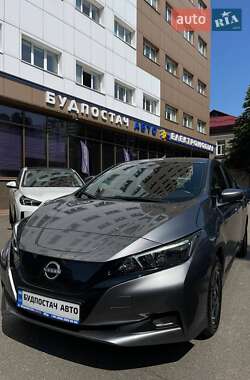 Хэтчбек Nissan Leaf 2022 в Киеве