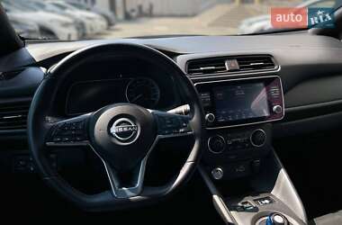 Хэтчбек Nissan Leaf 2022 в Киеве