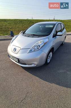 Хетчбек Nissan Leaf 2015 в Дніпрі