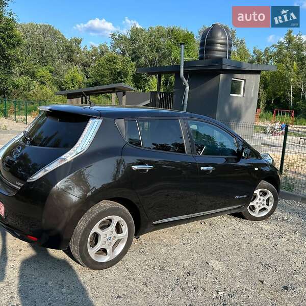 Хэтчбек Nissan Leaf 2014 в Днепре