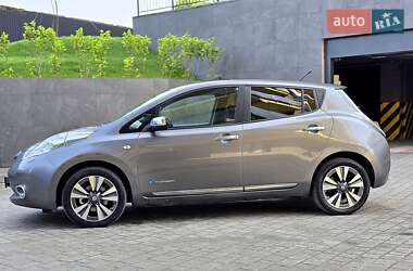 Хетчбек Nissan Leaf 2013 в 