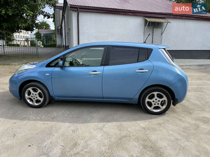 Хэтчбек Nissan Leaf 2012 в Красилове