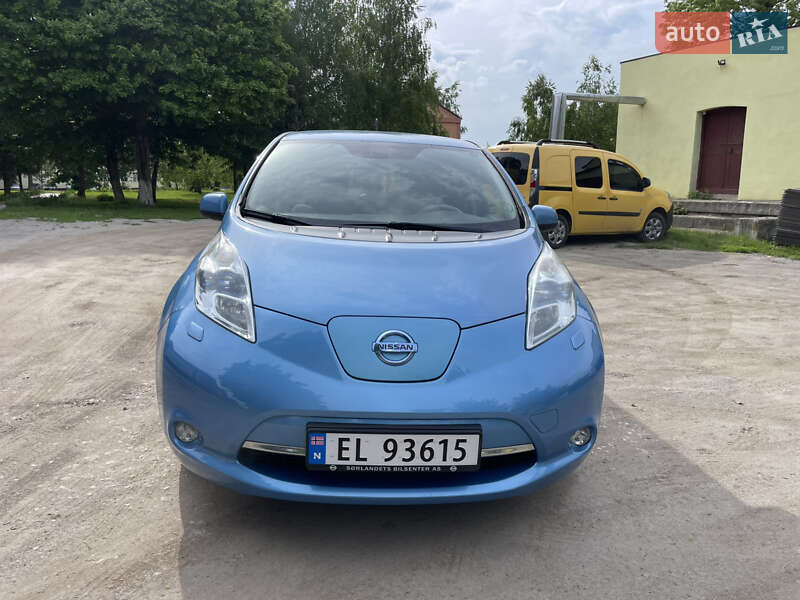 Хэтчбек Nissan Leaf 2012 в Красилове