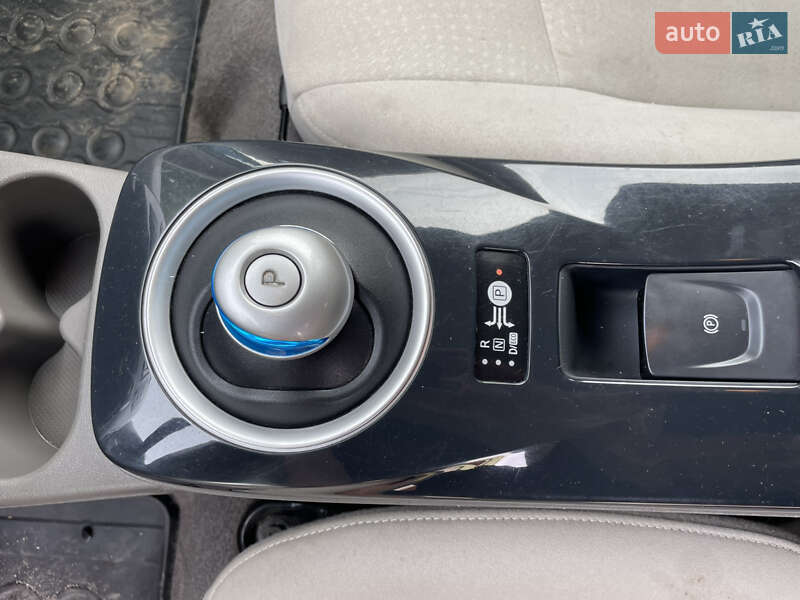 Хэтчбек Nissan Leaf 2012 в Красилове