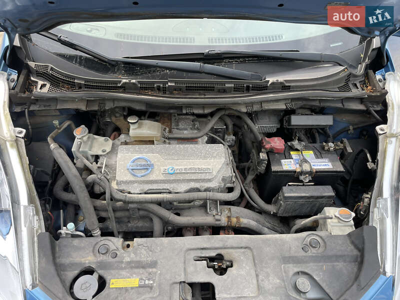 Хэтчбек Nissan Leaf 2012 в Красилове