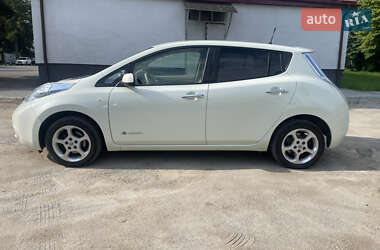 Хэтчбек Nissan Leaf 2012 в 