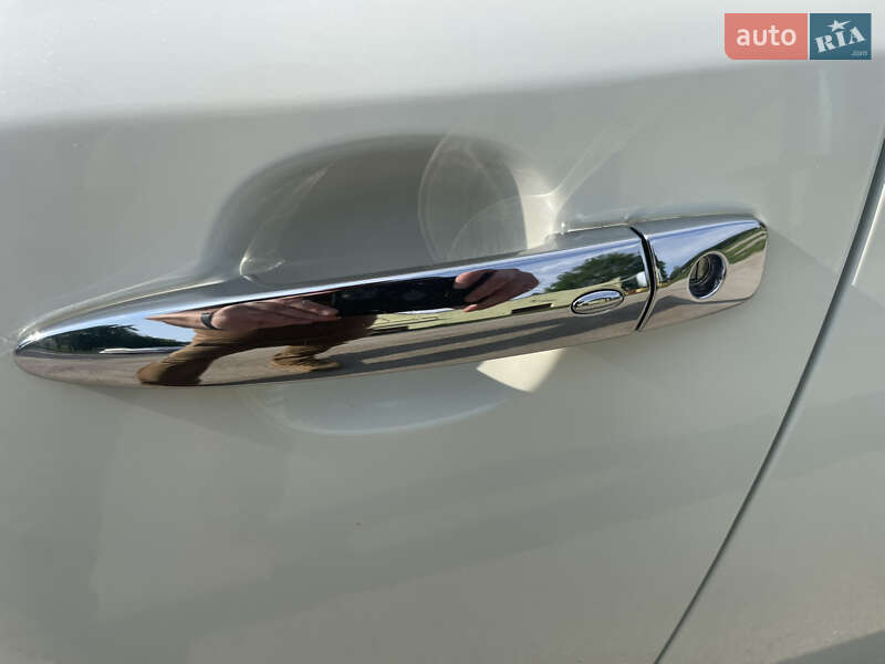 Хэтчбек Nissan Leaf 2012 в Красилове