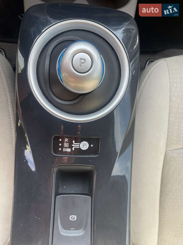 Хэтчбек Nissan Leaf 2012 в Красилове