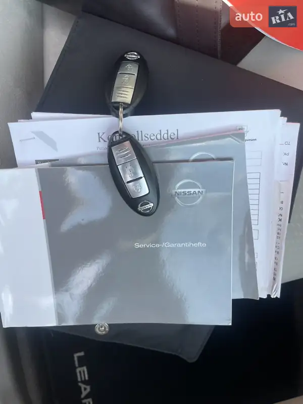Хэтчбек Nissan Leaf 2012 в Красилове документ
