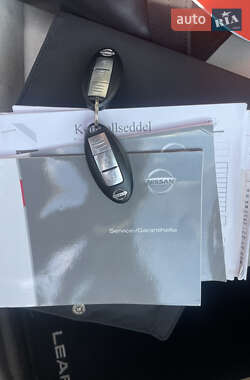 Хэтчбек Nissan Leaf 2012 в 