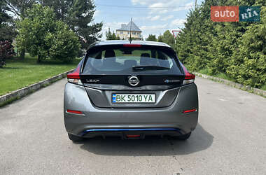 Хетчбек Nissan Leaf 2021 в 