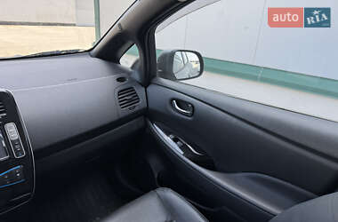 Хэтчбек Nissan Leaf 2014 в 