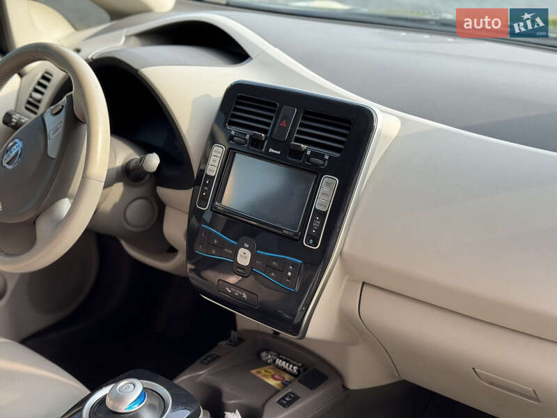 Хэтчбек Nissan Leaf 2012 в Ковеле фото 10 Хэтчбек Nissan Leaf 2012 в Ковеле