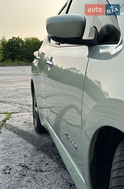 Хэтчбек Nissan Leaf 2018 в 