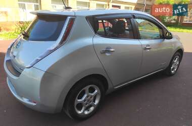 Хетчбек Nissan Leaf 2012 в 