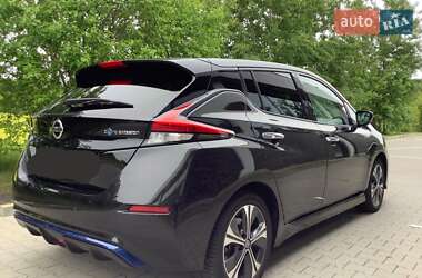 Хэтчбек Nissan Leaf 2021 в 