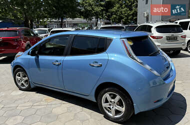Хэтчбек Nissan Leaf 2013 в 