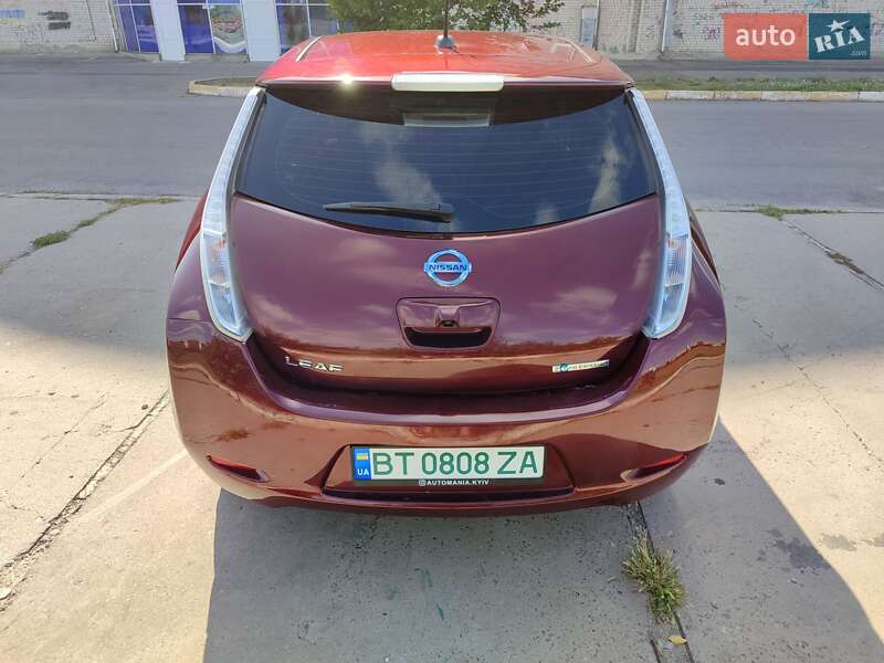 Хэтчбек Nissan Leaf 2016 в Херсоне